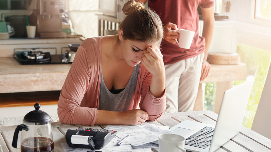 Como as contas de janeiro afetam a saúde mental