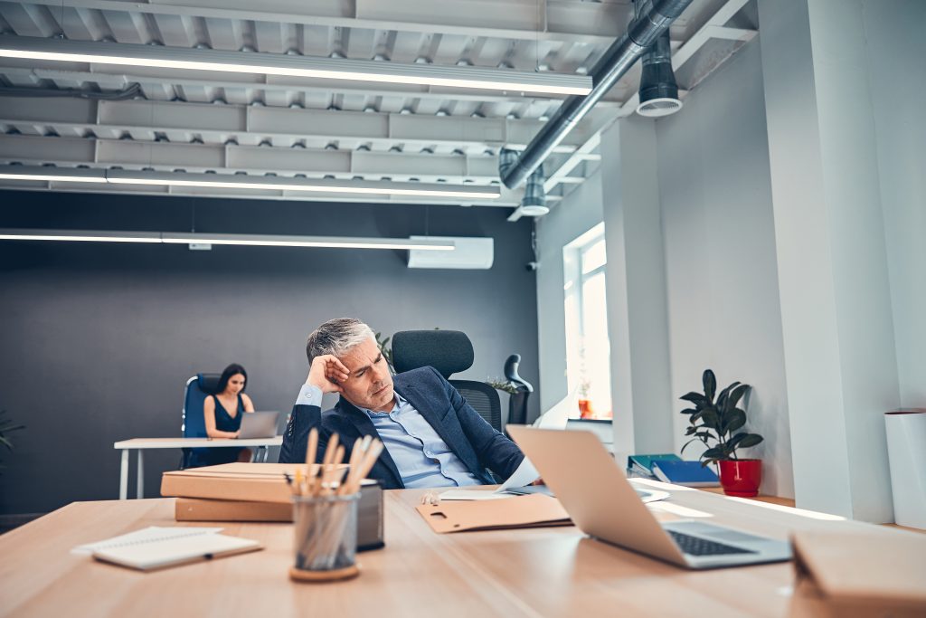Como recuperar presença emocional no trabalho